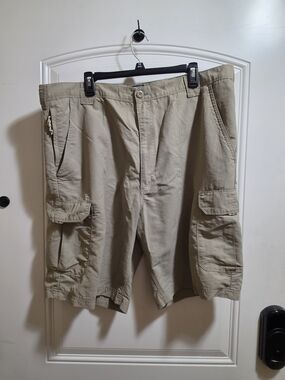 Wrangler Men's Tan Cargo Shorts - Classic Utility Style